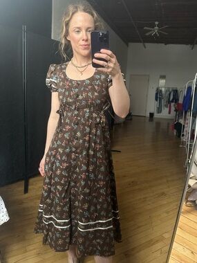 Vintage Brown Floral Puff-Sleeve Midi Dress